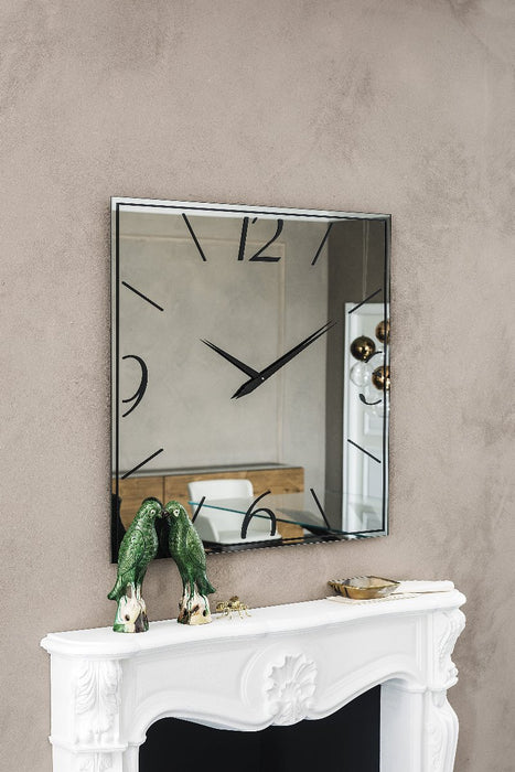 MOMENT Mirrored Clock